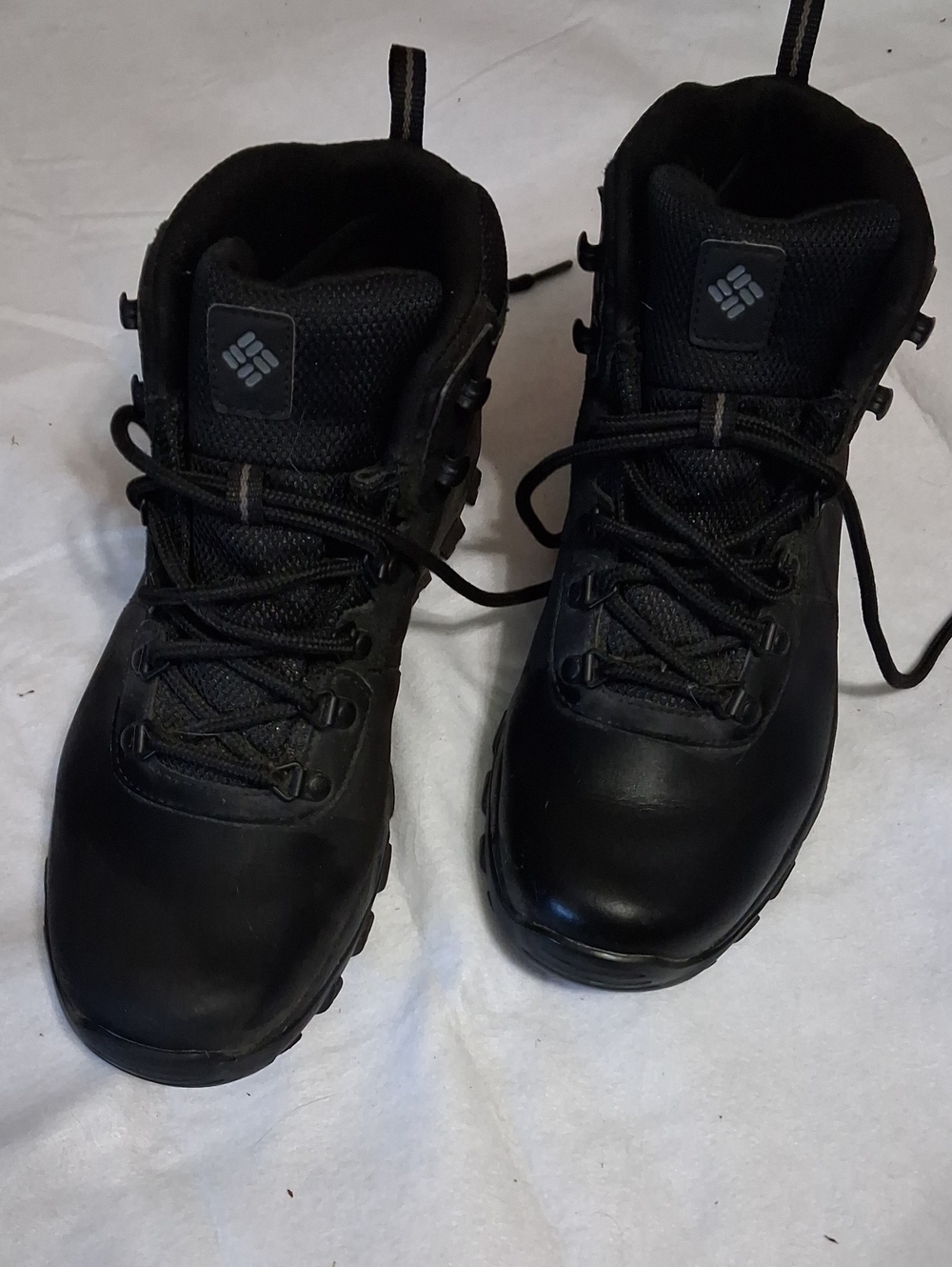 [Mens 9.5] Columbia Newton Ridge Plus II Hiking/Work Boot
